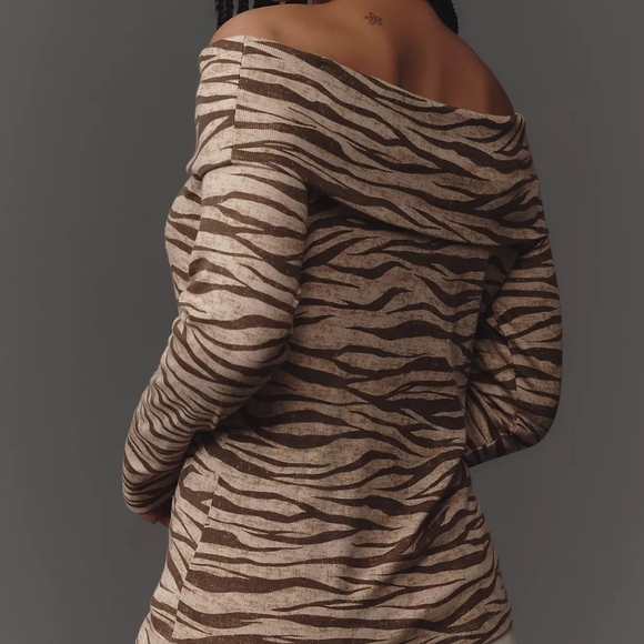 Pilcro Off-The-Shoulder Long-Sleeve Top, XL, Neutral Zebra Print - Picture 8 of 16